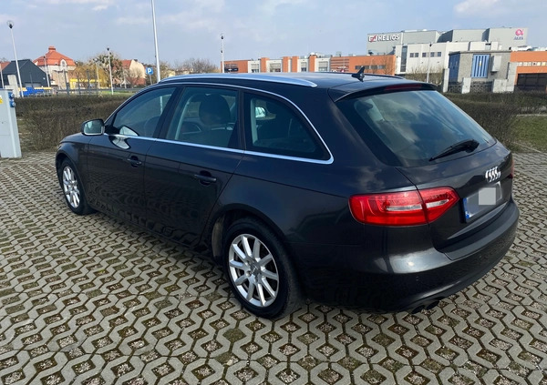 Audi A4 cena 39900 przebieg: 287000, rok produkcji 2012 z Leszno małe 79